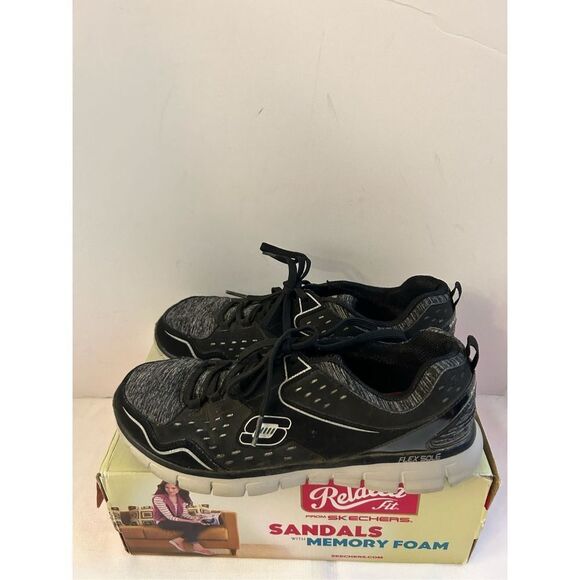 Skechers size 10 flex sole sn#11965 black gray skech-knit - Picture 1 of 5